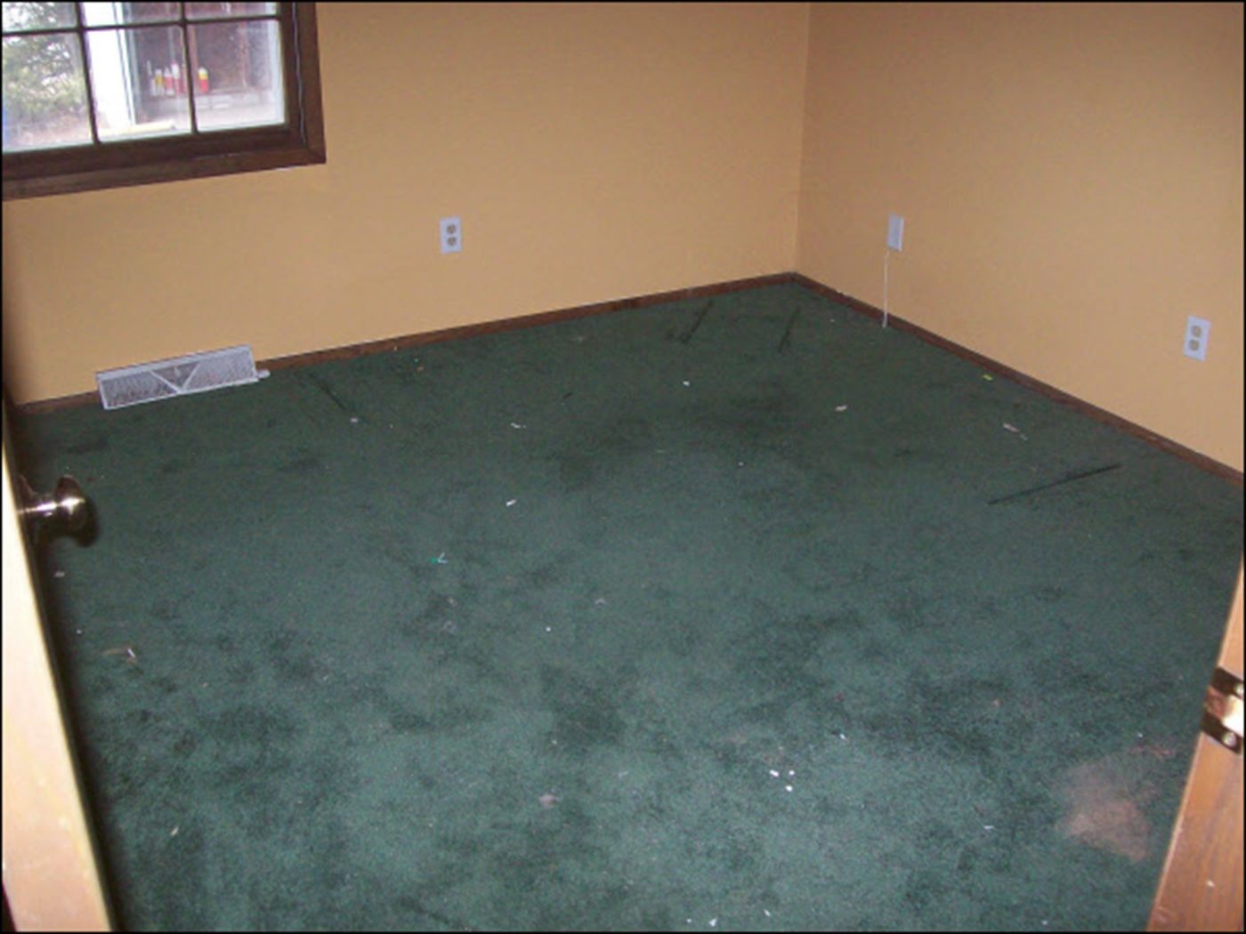 Cleaning and removal work by Efficient Cleaning in Milwaukee – job 209