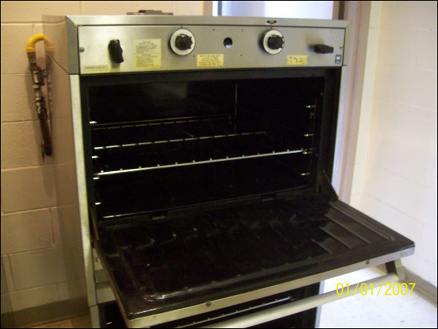 Cleaning and removal work by Efficient Cleaning in Milwaukee – job 65