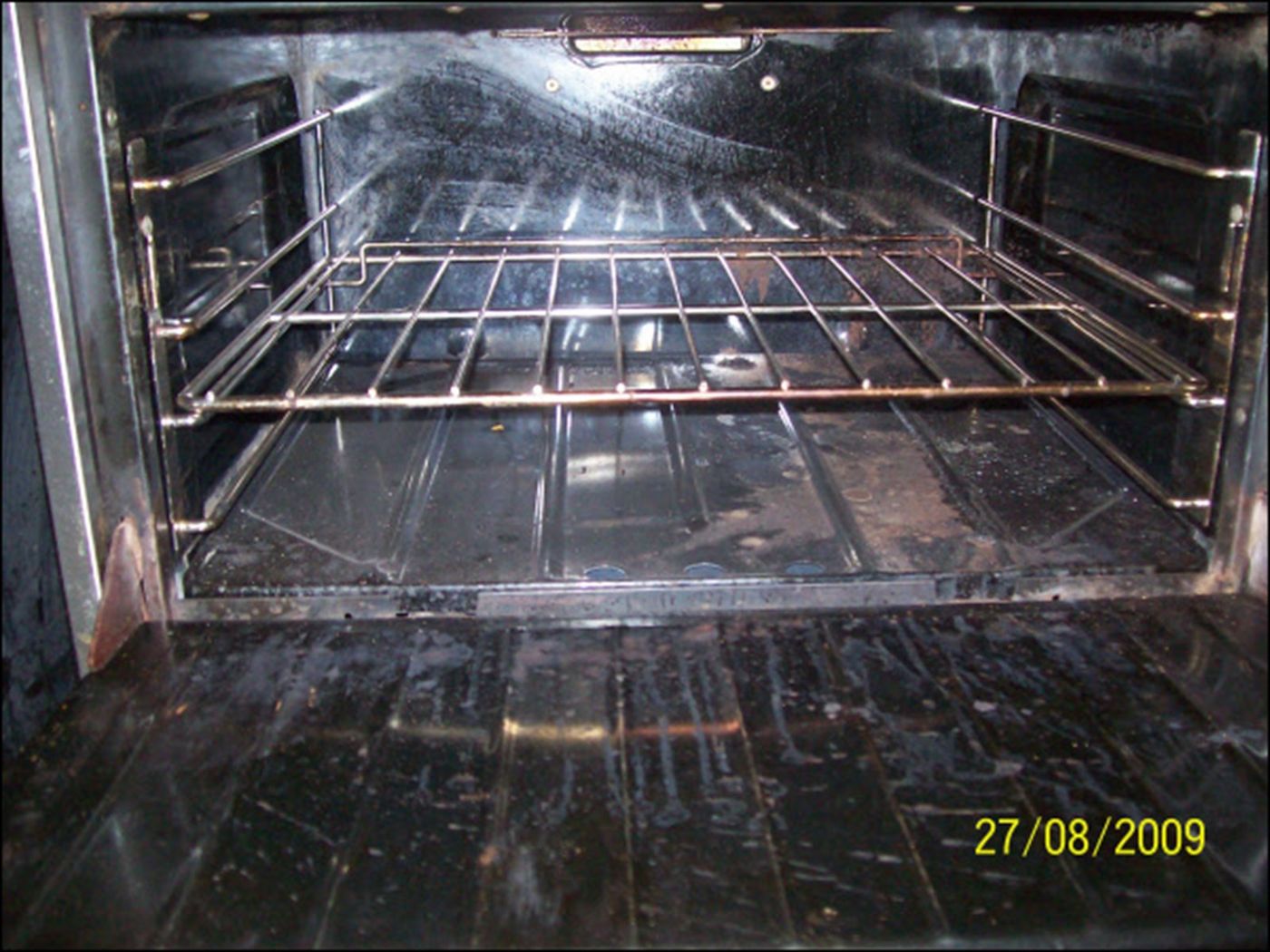 Cleaning and removal work by Efficient Cleaning in Milwaukee – job 165